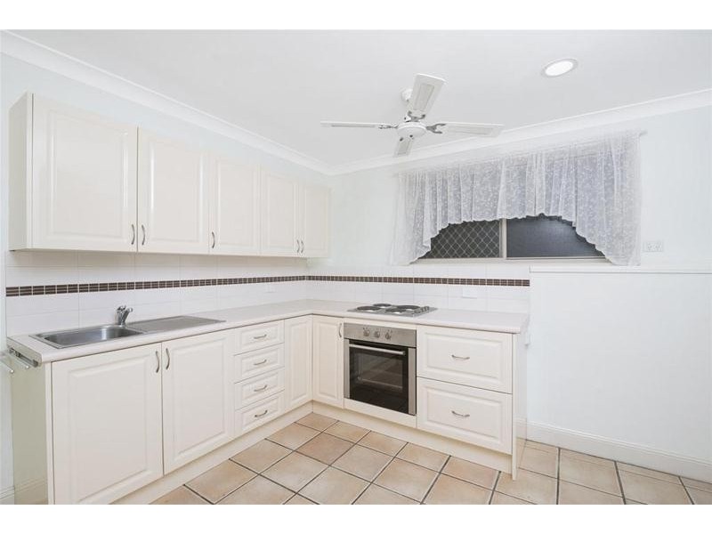 8 Wickepin Court, Elanora QLD 4221