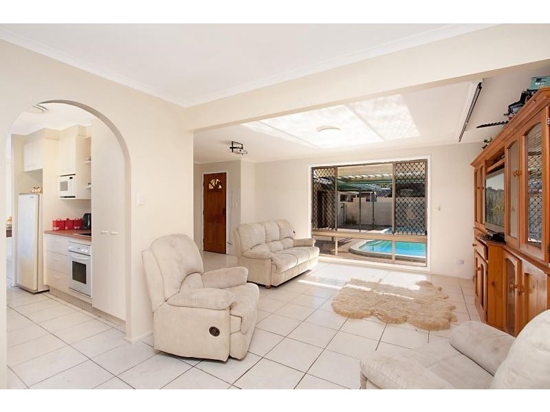 12 Sequoia Close, Elanora QLD 4221