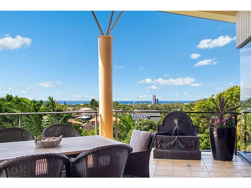 137 K P McGrath Drive, Elanora QLD 4221
