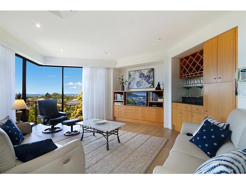 137 K P McGrath Drive, Elanora QLD 4221