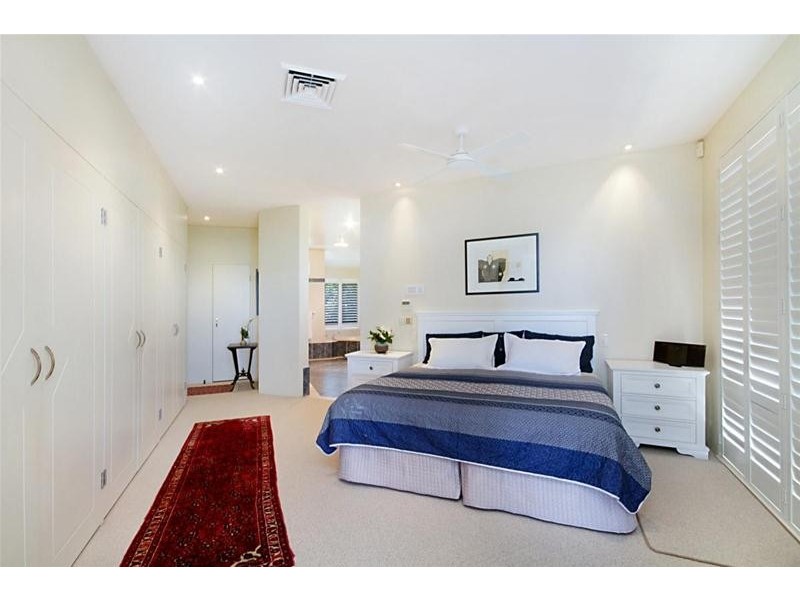 137 K P McGrath Drive, Elanora QLD 4221