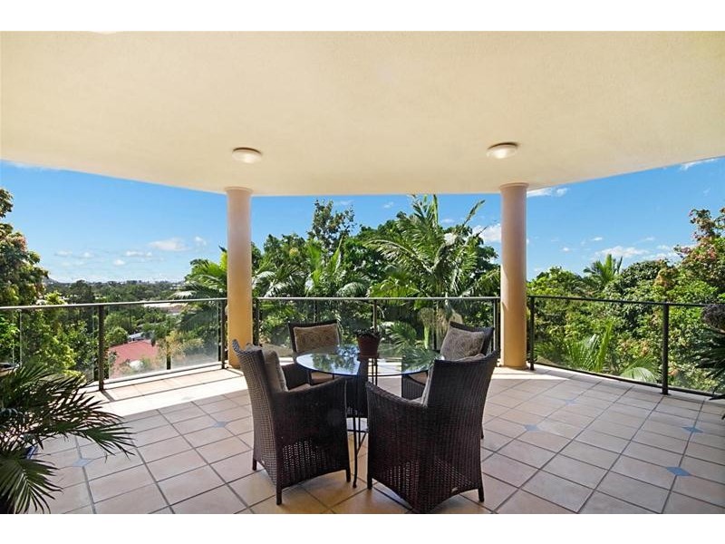 137 K P McGrath Drive, Elanora QLD 4221