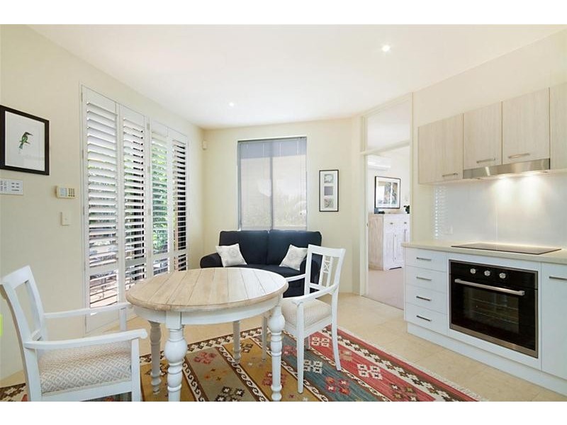 137 K P McGrath Drive, Elanora QLD 4221