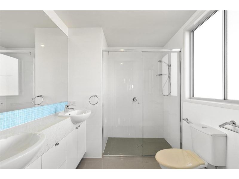 1/10 Molucca Avenue, Palm Beach QLD 4221