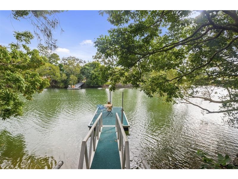 4 Whitsunday Drive, Currumbin Waters QLD 4223