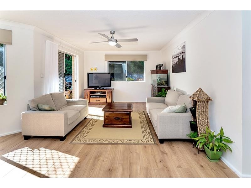 18/11 Hayle Street, Burleigh Heads QLD 4220