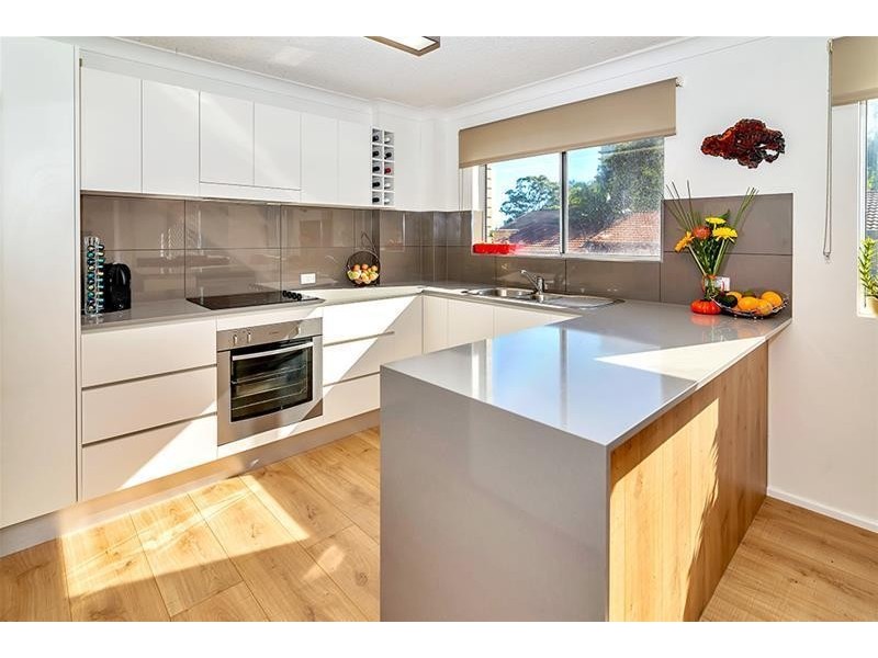 18/11 Hayle Street, Burleigh Heads QLD 4220