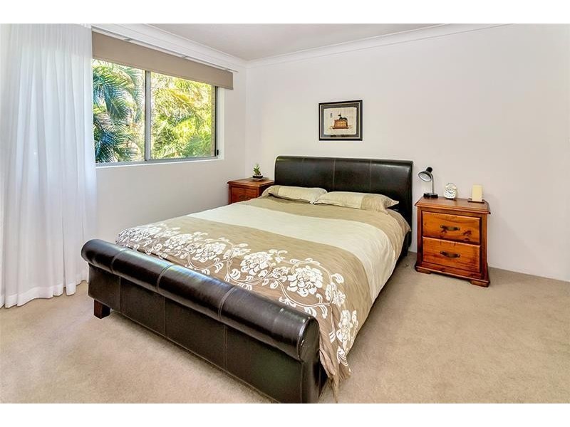 18/11 Hayle Street, Burleigh Heads QLD 4220