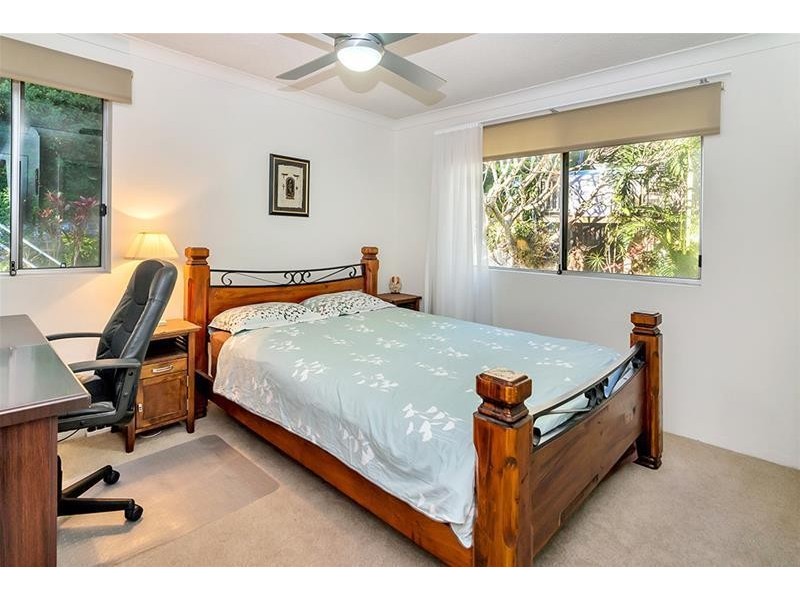 18/11 Hayle Street, Burleigh Heads QLD 4220