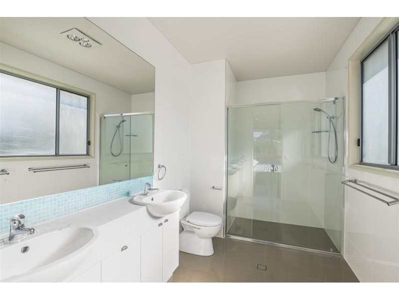 2/10 Molucca Avenue, Palm Beach QLD 4221