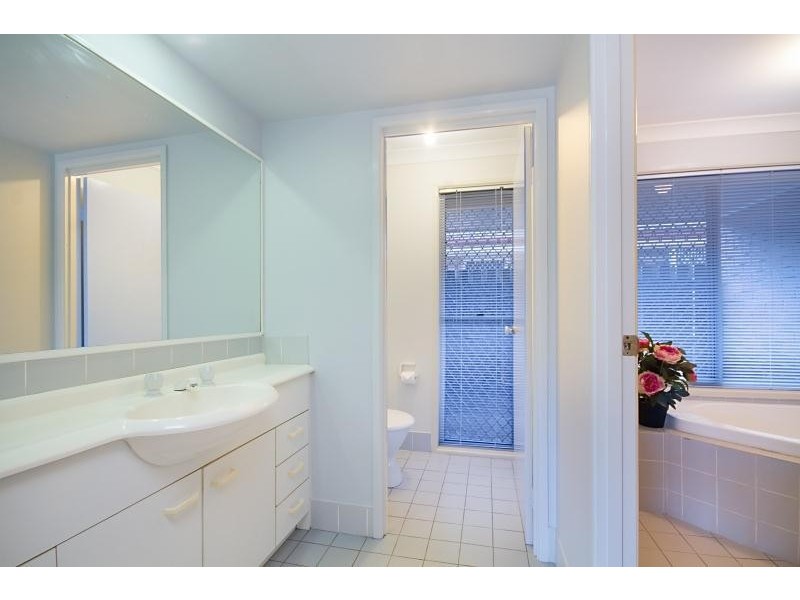 10 Baumea Court, Elanora QLD 4221