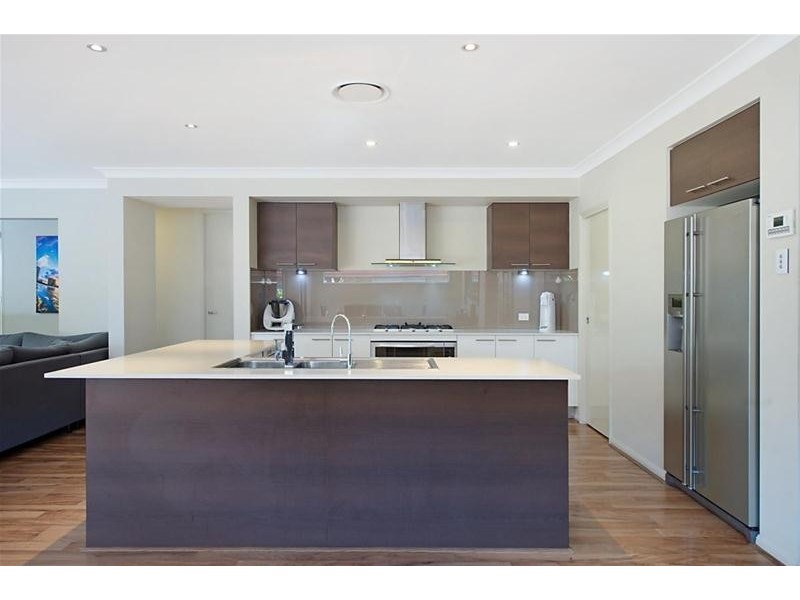 22 Sequoia Close, Elanora QLD 4221