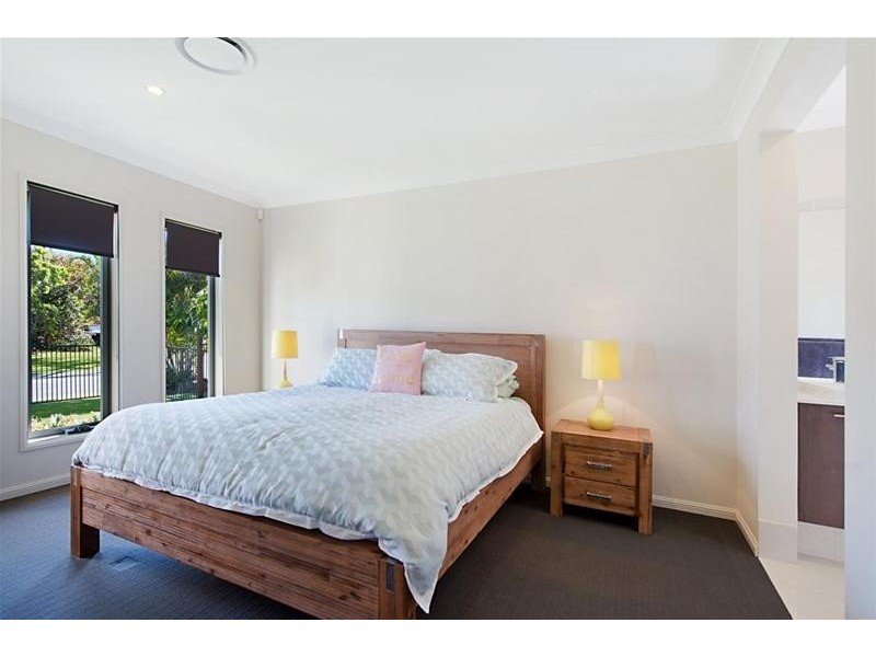 22 Sequoia Close, Elanora QLD 4221