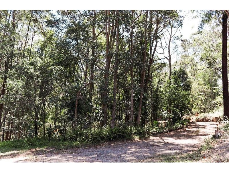 4 Cheshire Grove, Elanora QLD 4221