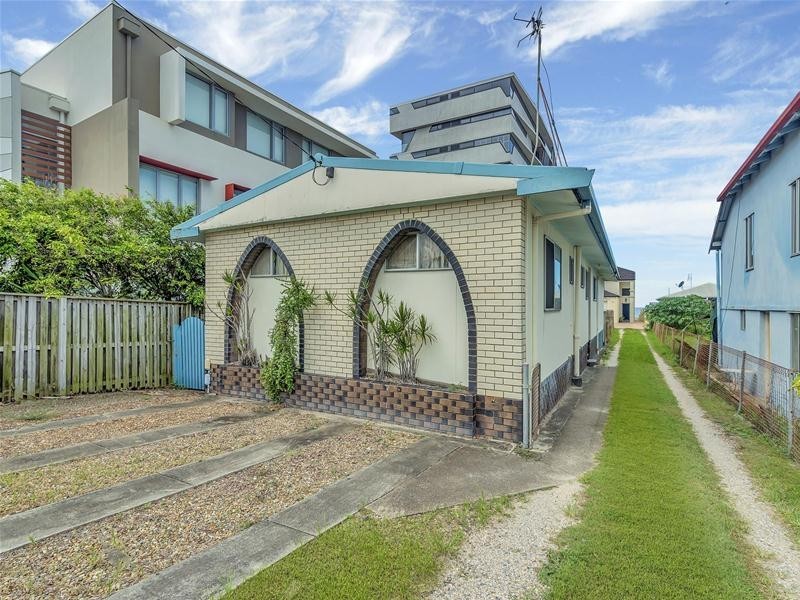 1377 Gold Coast Highway, Palm Beach QLD 4221