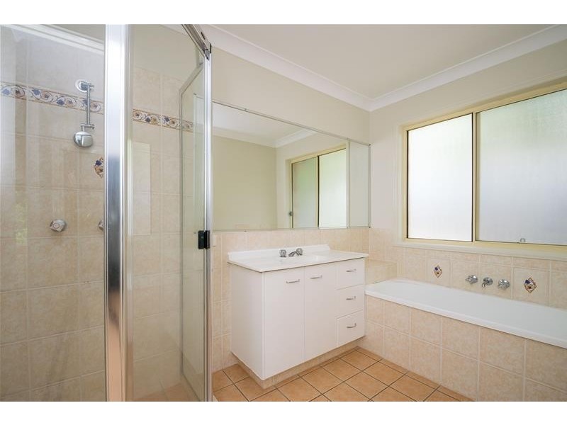 19 Laurina Court, Elanora QLD 4221