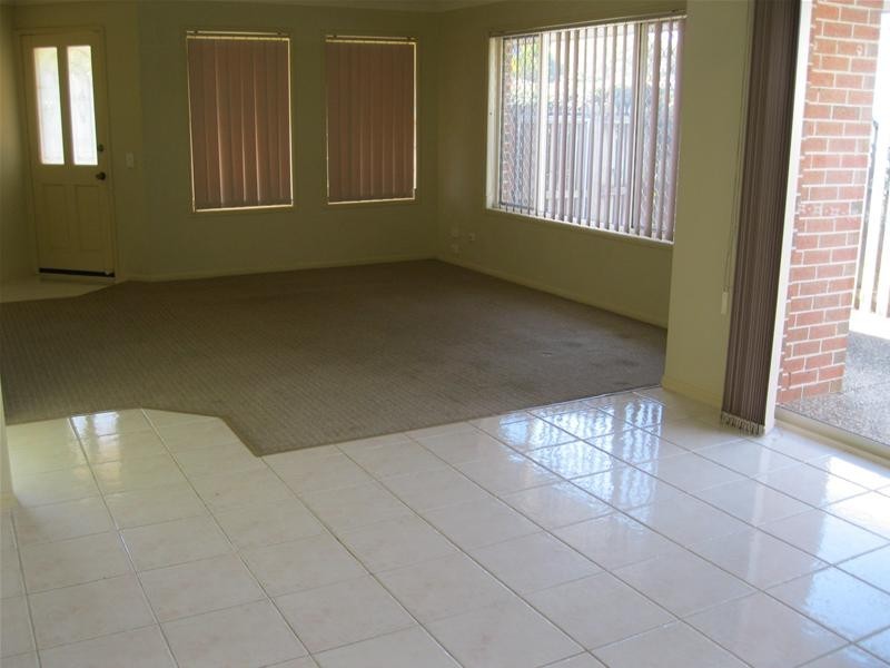 2/28 Yodelay Street, Varsity Lakes QLD 4227