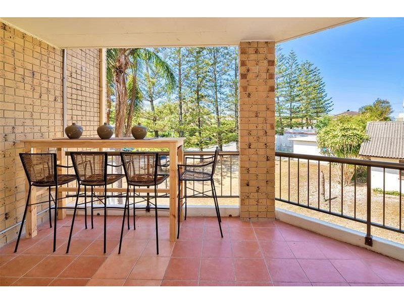 6/8 Twenty Second Avenue, Palm Beach QLD 4221