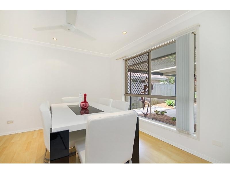 122 Bienvenue Drive, Currumbin Waters QLD 4223