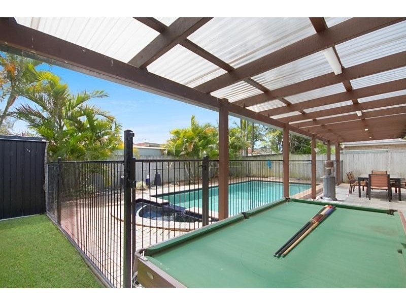 122 Bienvenue Drive, Currumbin Waters QLD 4223