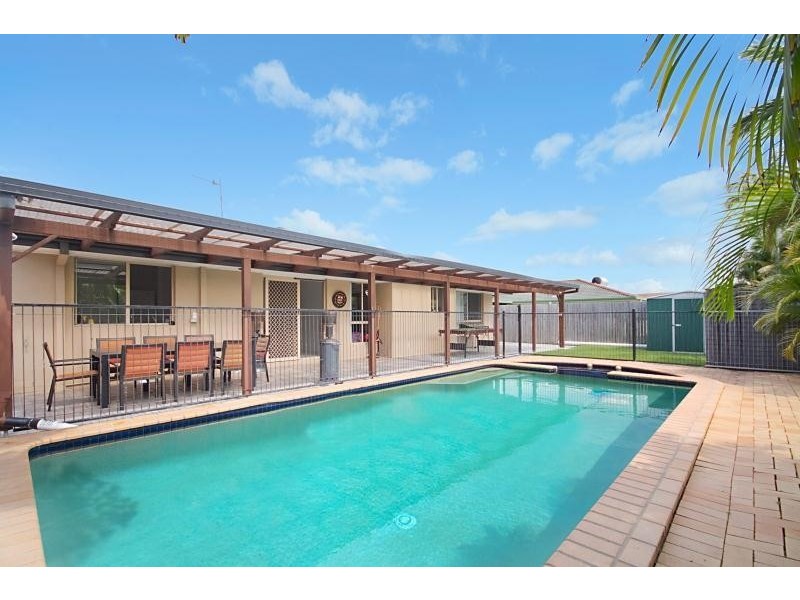 122 Bienvenue Drive, Currumbin Waters QLD 4223