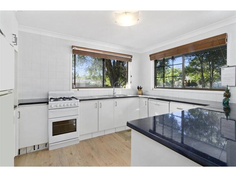 15 Kalamunda Close, Elanora QLD 4221