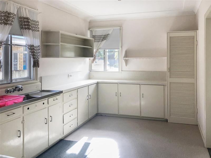 44 Palm Beach Avenue, Palm Beach QLD 4221