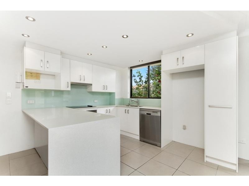 2/1187 Gold Coast Highway, Palm Beach QLD 4221