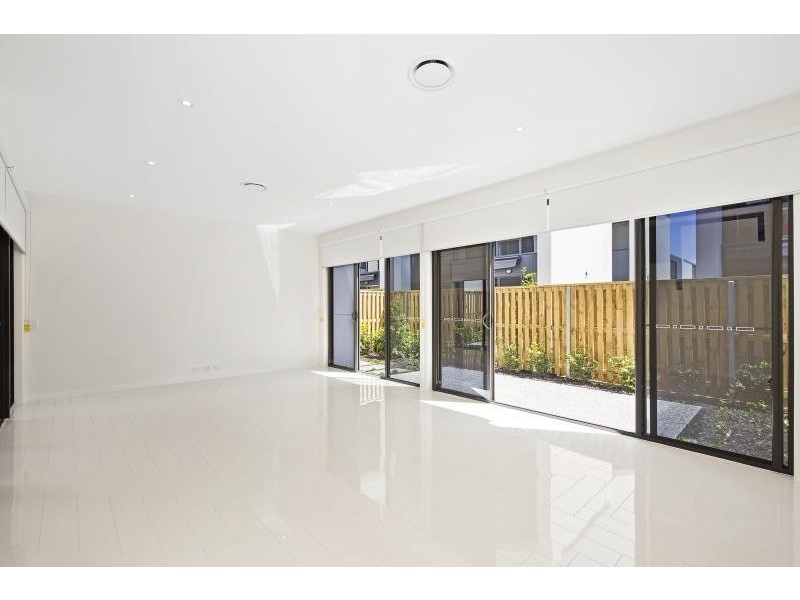 1/4 Magnoli Circuit, Palm Beach QLD 4221