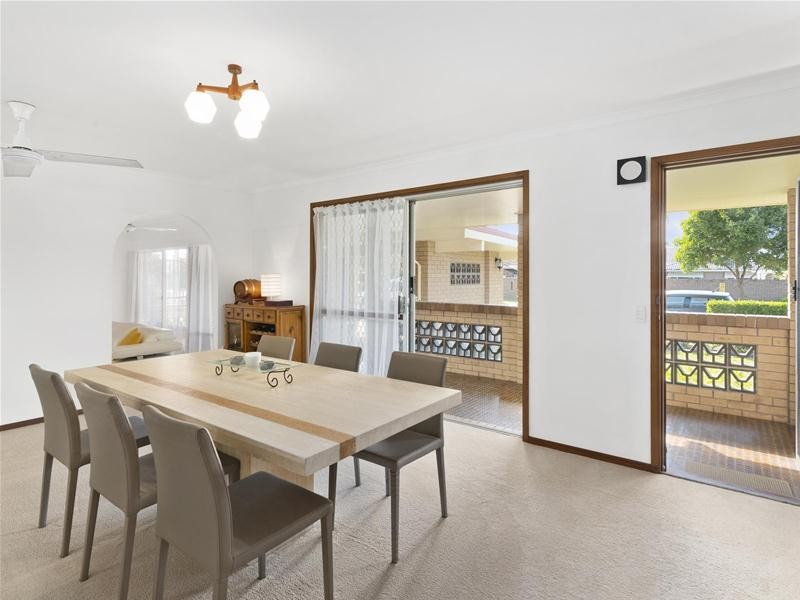 121 Mallawa Drive, Palm Beach QLD 4221