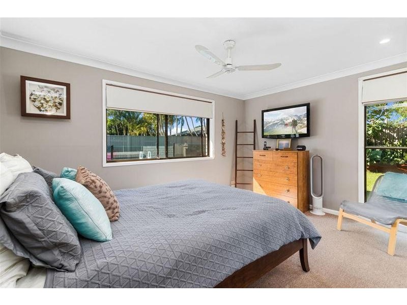 30 Seabrook Street, Elanora QLD 4221