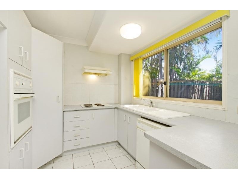 2/12 Cupania Place, Elanora QLD 4221
