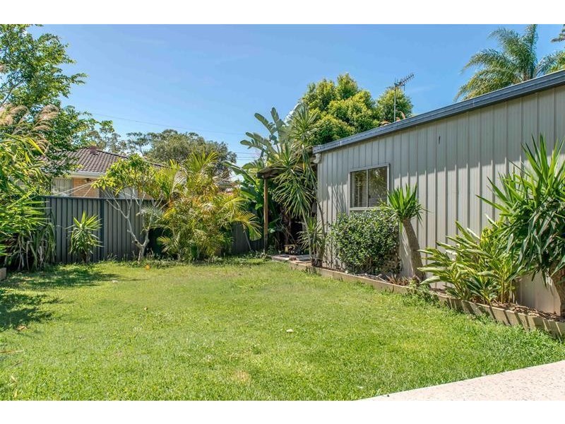 24 Leyte Avenue, Palm Beach QLD 4221