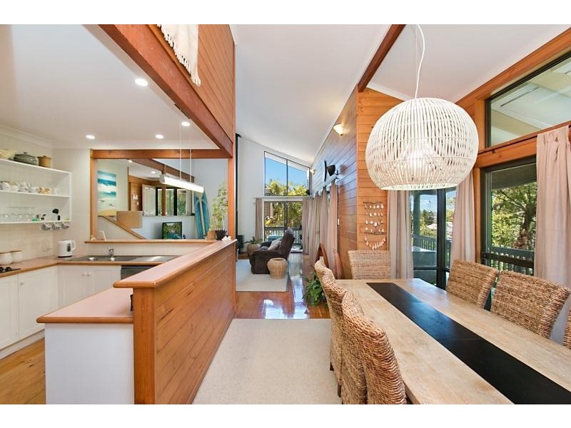 10 Hovea Court, Elanora QLD 4221