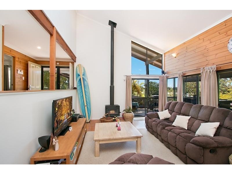 10 Hovea Court, Elanora QLD 4221