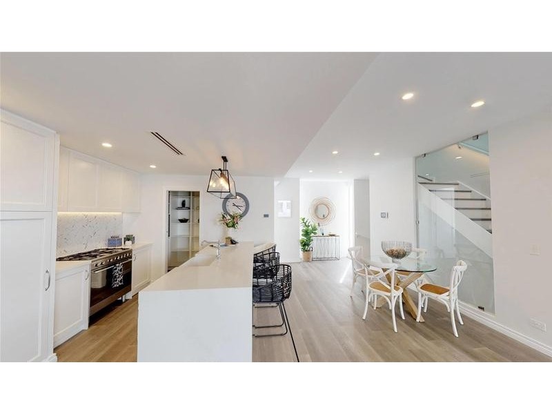 Villa 2/7 Twenty Fifth Avenue, Palm Beach QLD 4221