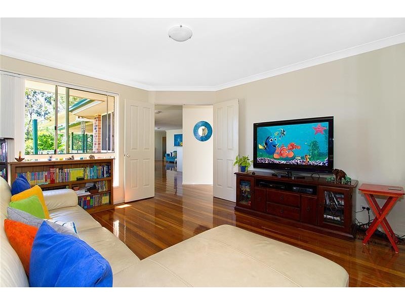 18 Hibertia Avenue, Elanora QLD 4221