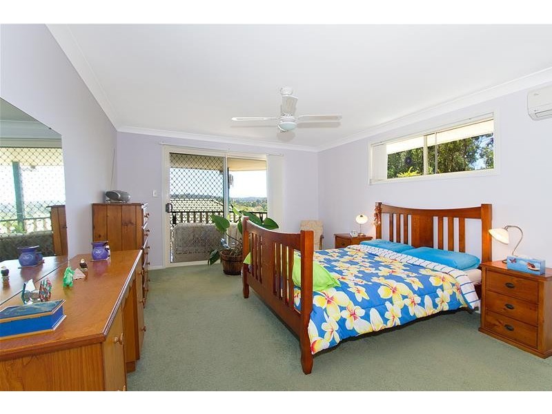 18 Hibertia Avenue, Elanora QLD 4221