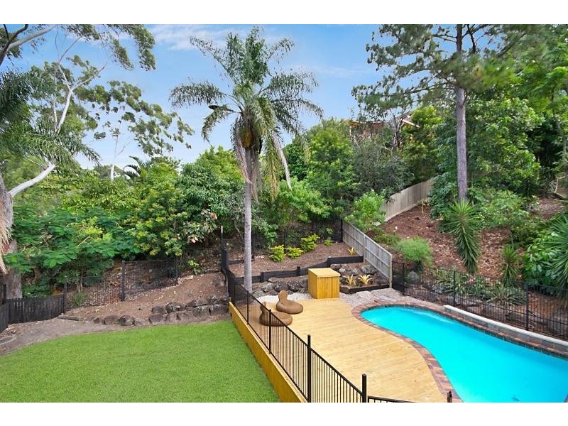 7 Attadale Court, Elanora QLD 4221