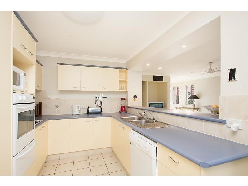 2/9 Wuruma Court, Elanora QLD 4221