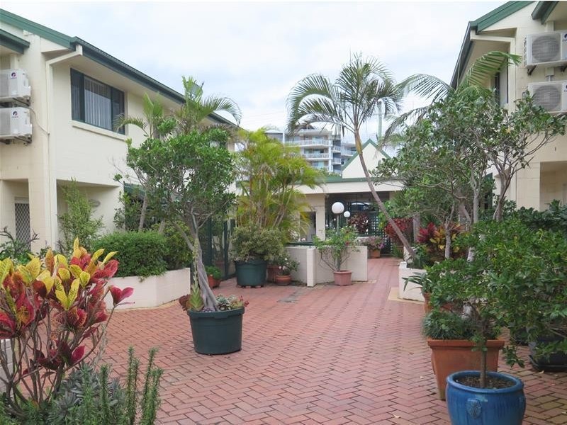 2/1045 Gold Coast Highway, Palm Beach QLD 4221