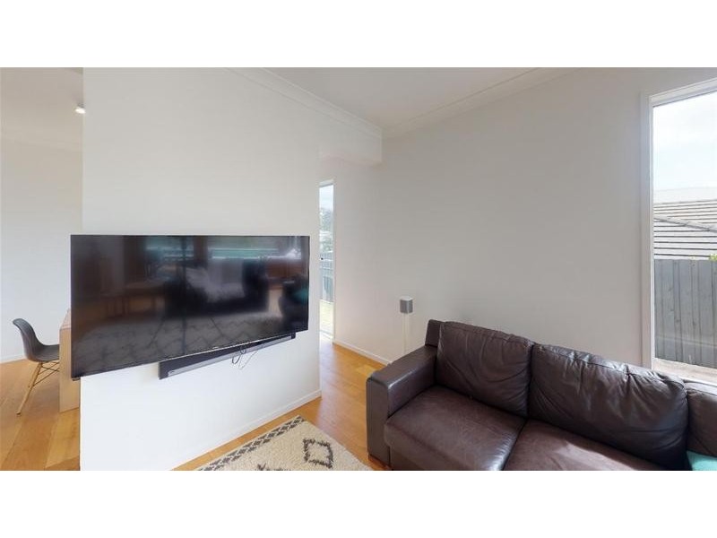 6 Sunbird Court, Elanora QLD 4221