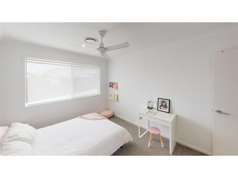 6 Sunbird Court, Elanora QLD 4221