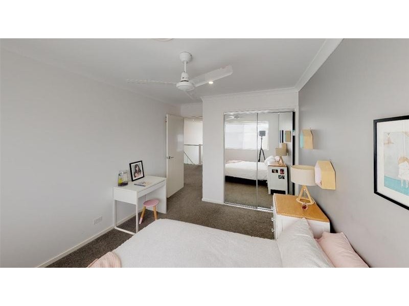 6 Sunbird Court, Elanora QLD 4221