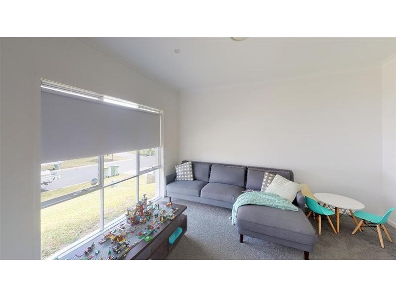 6 Sunbird Court, Elanora QLD 4221