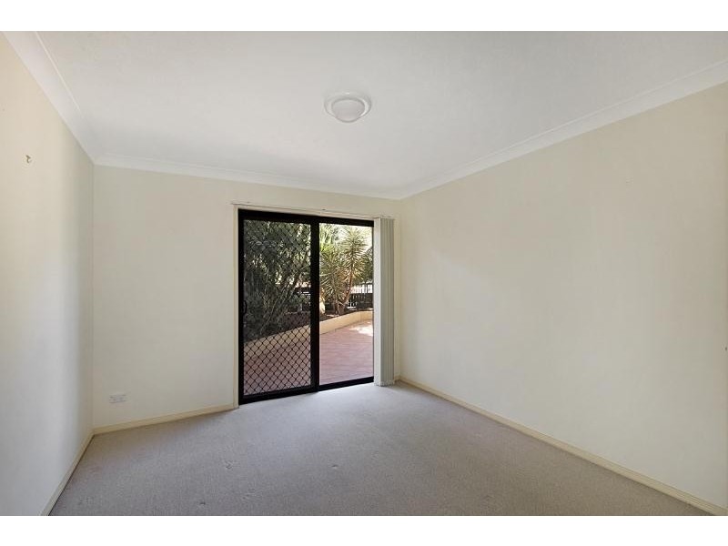 2/5 Tarni Avenue, Palm Beach QLD 4221