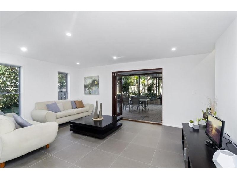 67 Ware Drive, Currumbin Waters QLD 4223