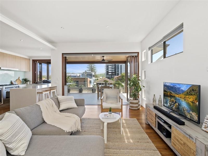 12 Twenty Third Avenue, Palm Beach QLD 4221