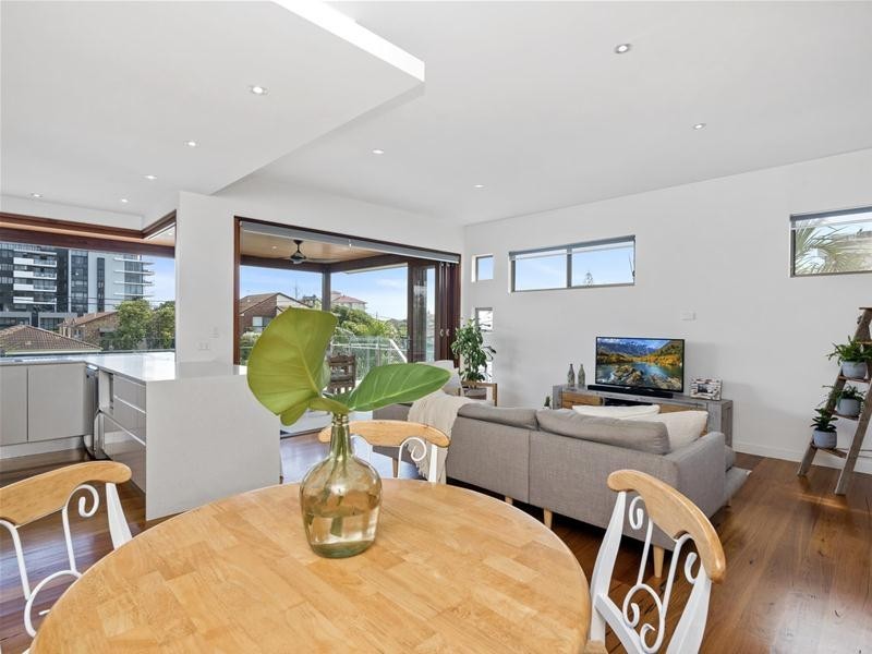 12 Twenty Third Avenue, Palm Beach QLD 4221