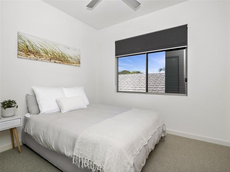 12 Twenty Third Avenue, Palm Beach QLD 4221